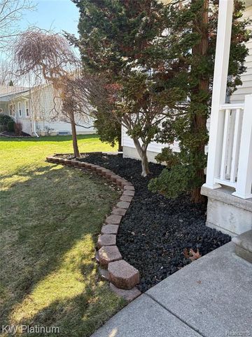 285 Hemlock Lane, Marysville, MI 48040