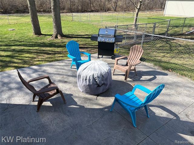 285 Hemlock Lane, Marysville, MI 48040