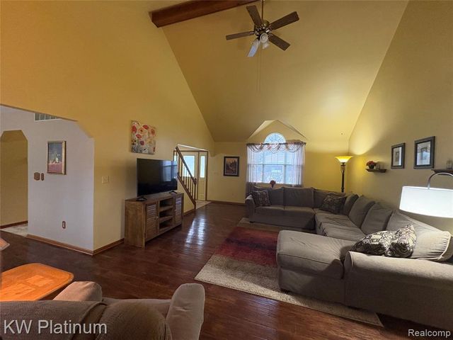 285 Hemlock Lane, Marysville, MI 48040