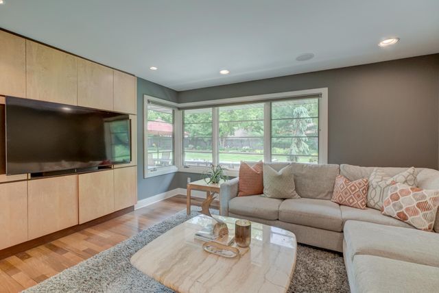 450 Mississippi River Boulevard S, Saint Paul, MN 55105
