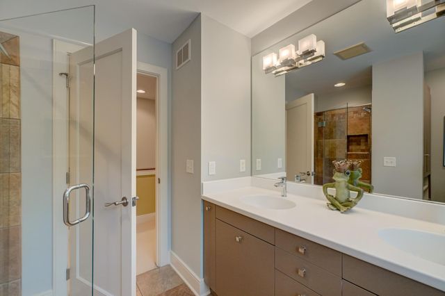 450 Mississippi River Boulevard S, Saint Paul, MN 55105