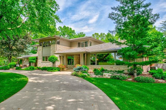 450 Mississippi River Boulevard S, Saint Paul, MN 55105