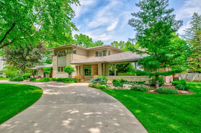 450 Mississippi River Boulevard S, Saint Paul, MN 55105