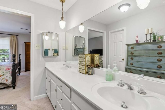 713 N Saint Marys Lane NW, Marietta, GA 30064