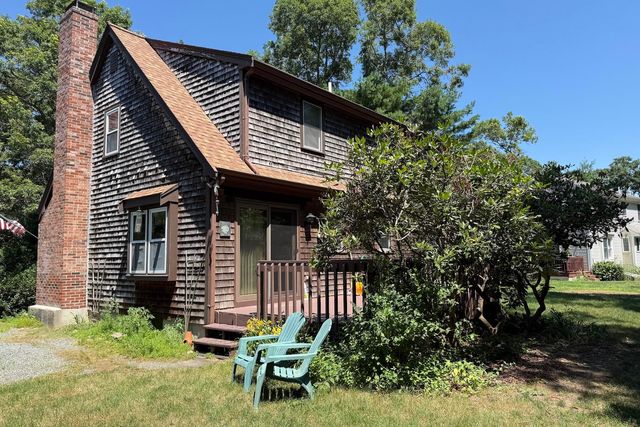 729 Old Barnstable Road, Teaticket, MA 02536