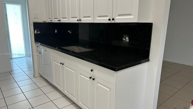21240 NE 9th Ct 1, Miami, FL 33179