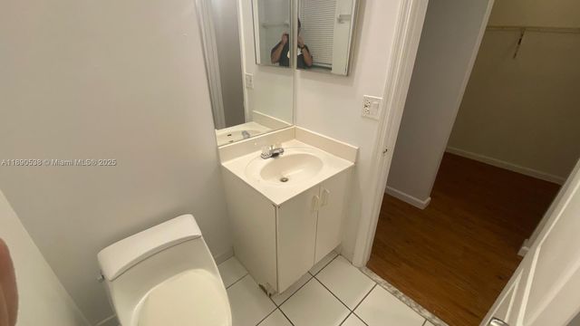 21240 NE 9th Ct 1, Miami, FL 33179
