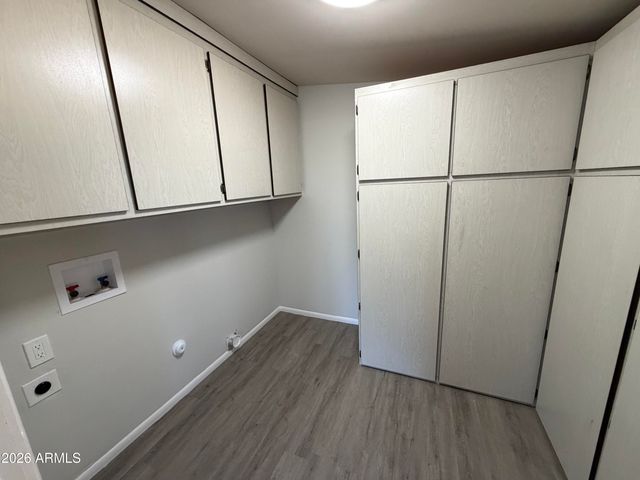 11024 W ABBOTT Avenue, Sun City, AZ 85351