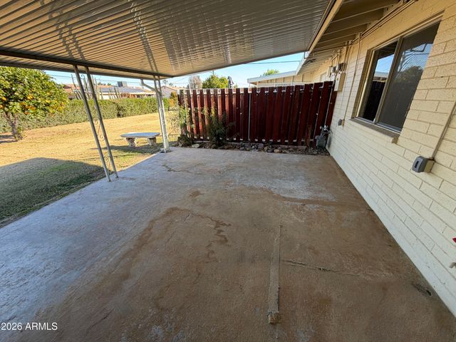 11024 W ABBOTT Avenue, Sun City, AZ 85351