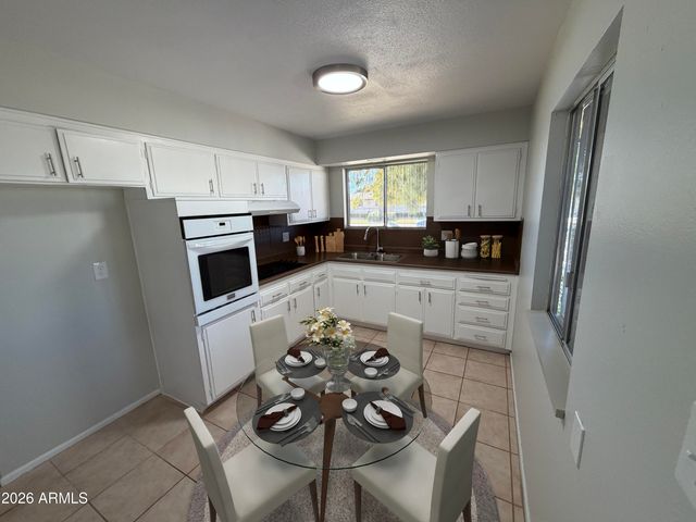 11024 W ABBOTT Avenue, Sun City, AZ 85351