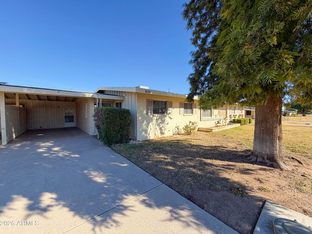 11024 W ABBOTT Avenue, Sun City, AZ 85351