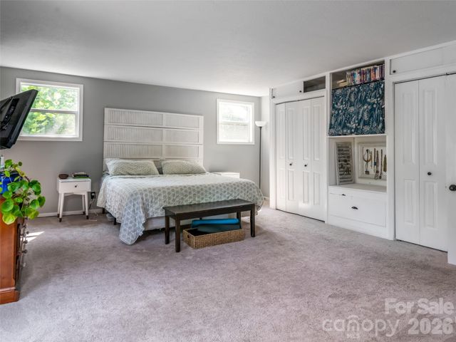 61 Sherwood Forest Drive, Arden, NC 28704