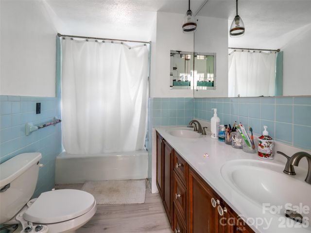 61 Sherwood Forest Drive, Arden, NC 28704
