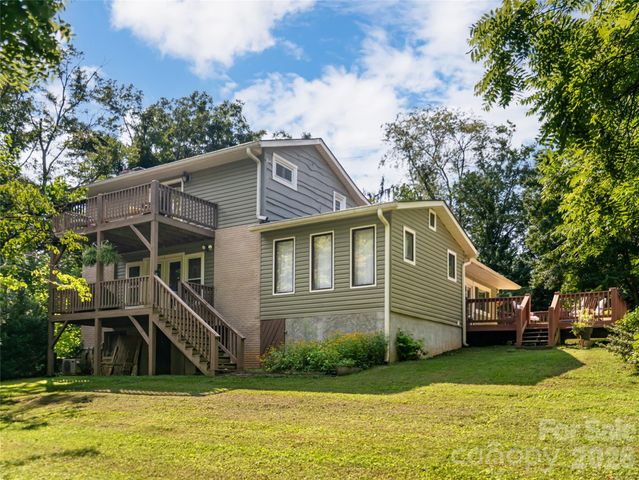 61 Sherwood Forest Drive, Arden, NC 28704