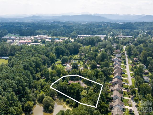 61 Sherwood Forest Drive, Arden, NC 28704