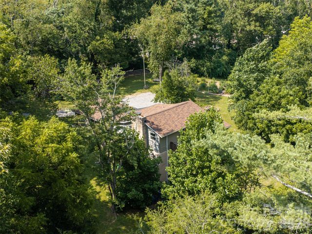61 Sherwood Forest Drive, Arden, NC 28704