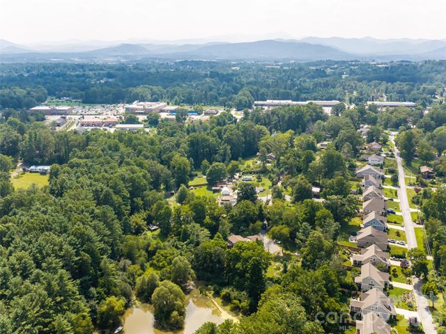 61 Sherwood Forest Drive, Arden, NC 28704