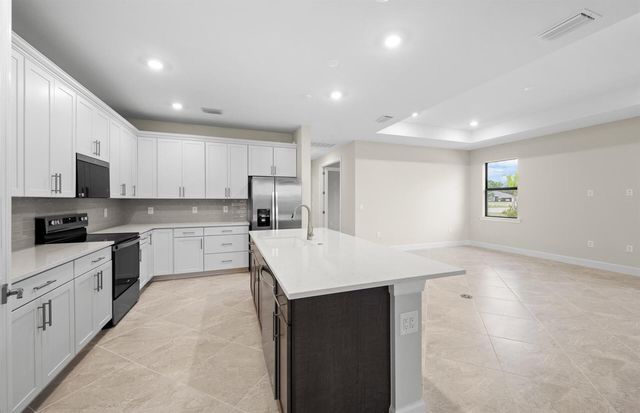 3922 E Hampton Circle, Alva, FL 33920