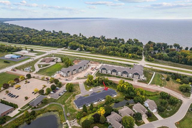 3010 COMMUNITY WAY, Menasha, WI 54952