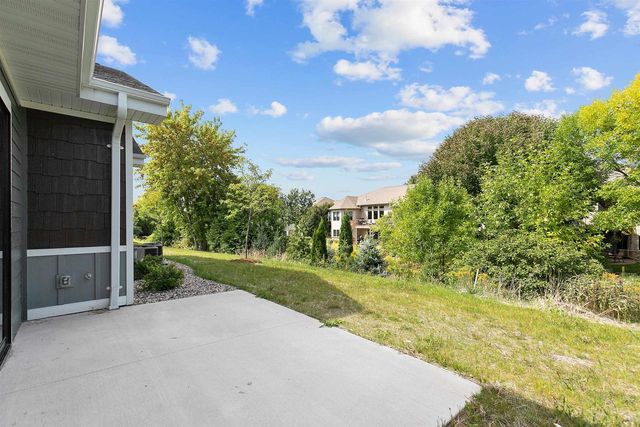 3010 COMMUNITY WAY, Menasha, WI 54952