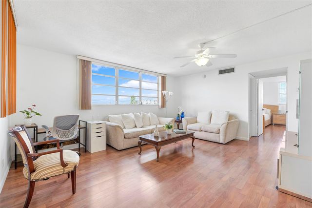 1811 Jefferson St 708, Hollywood, FL 33020