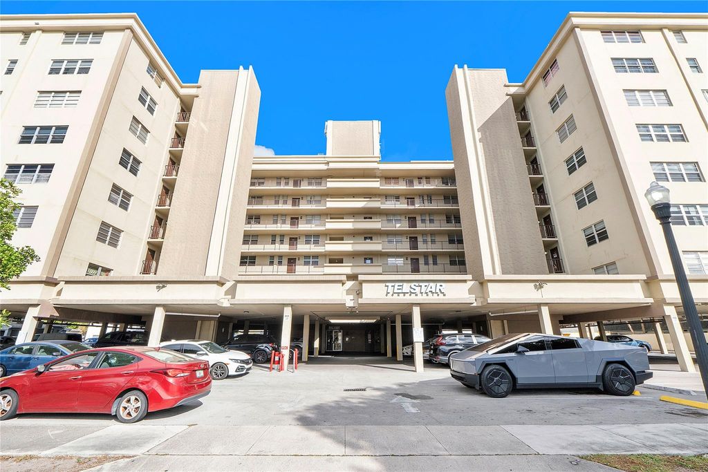 1811 Jefferson St 708, Hollywood, FL 33020