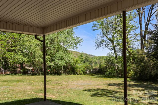 41 Hartshorn Drive, Candler, NC 28715