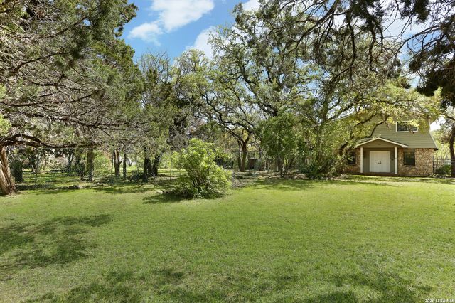 510 Red Oak Woods, Canyon Lake, TX 78133