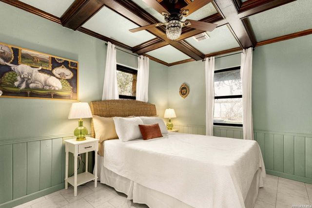 510 Red Oak Woods, Canyon Lake, TX 78133