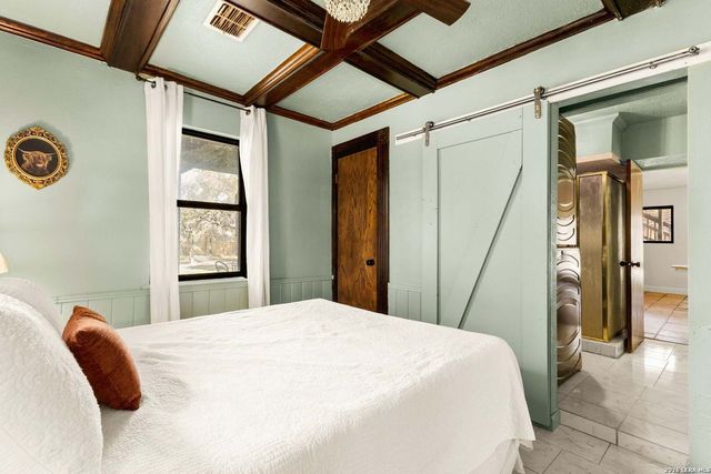 510 Red Oak Woods, Canyon Lake, TX 78133