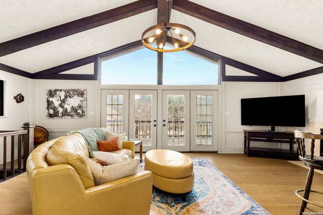 510 Red Oak Woods, Canyon Lake, TX 78133