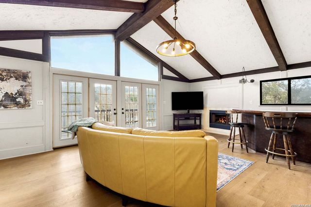 510 Red Oak Woods, Canyon Lake, TX 78133