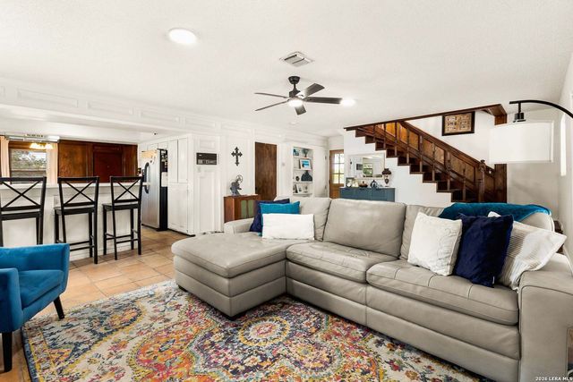 510 Red Oak Woods, Canyon Lake, TX 78133