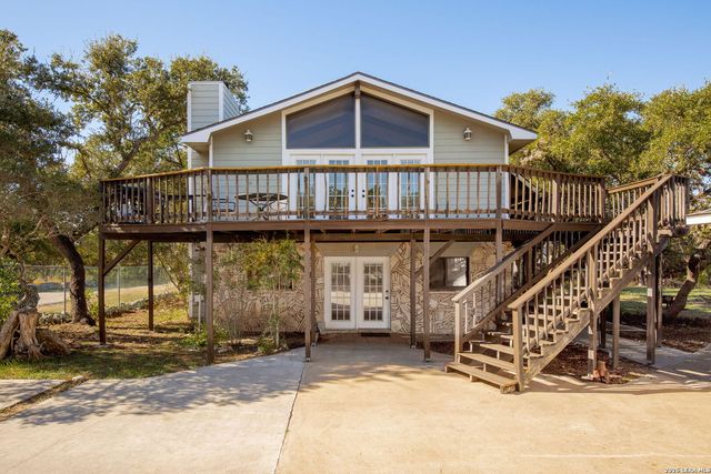 510 Red Oak Woods, Canyon Lake, TX 78133