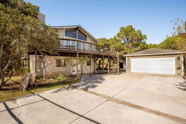 510 Red Oak Woods, Canyon Lake, TX 78133