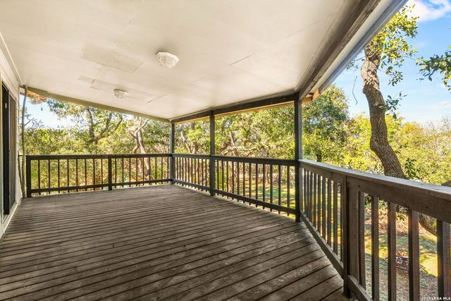 510 Red Oak Woods, Canyon Lake, TX 78133