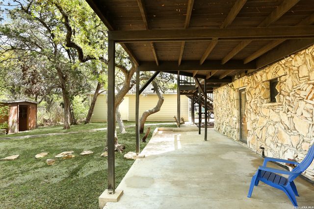 510 Red Oak Woods, Canyon Lake, TX 78133