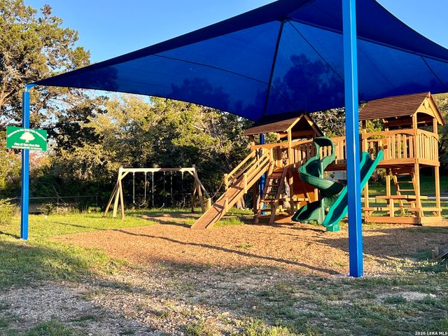 510 Red Oak Woods, Canyon Lake, TX 78133