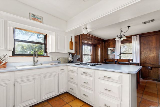 510 Red Oak Woods, Canyon Lake, TX 78133