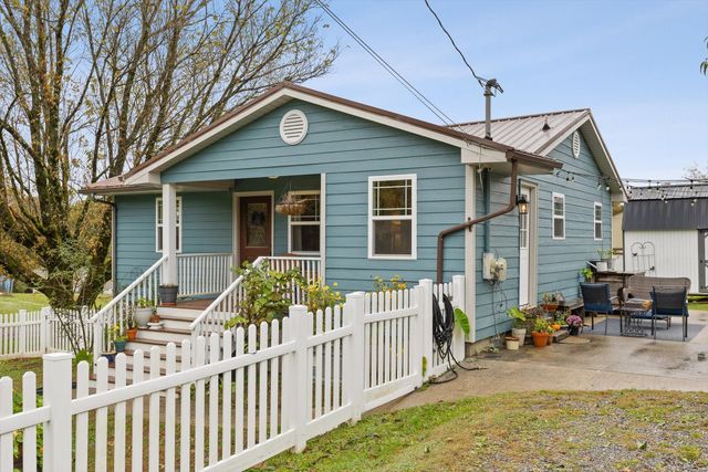 468 Grayson Way, Signal Mountain, TN 37377