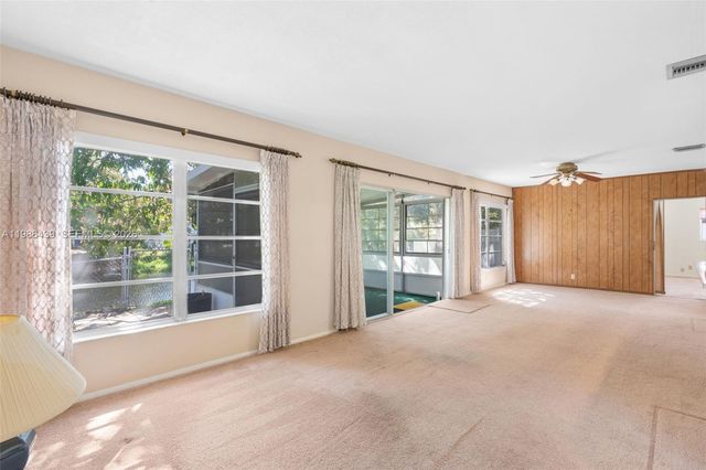 815 SW 50th Ter, Margate, FL 33068