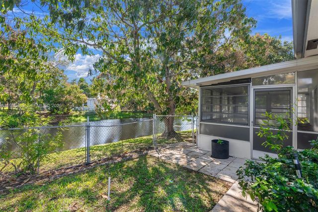 815 SW 50th Ter, Margate, FL 33068