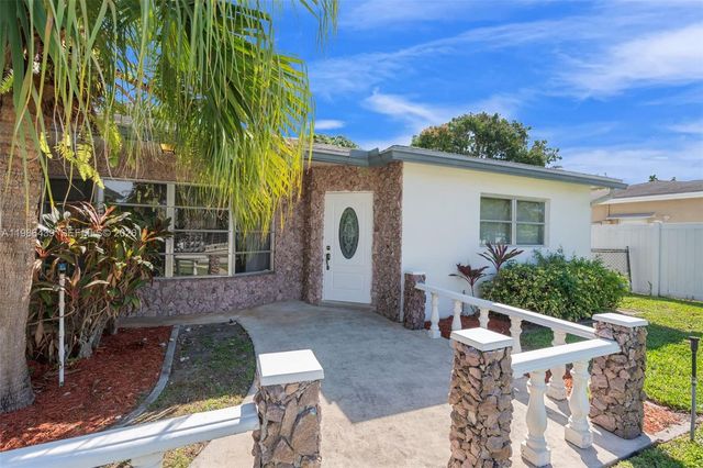 815 SW 50th Ter, Margate, FL 33068