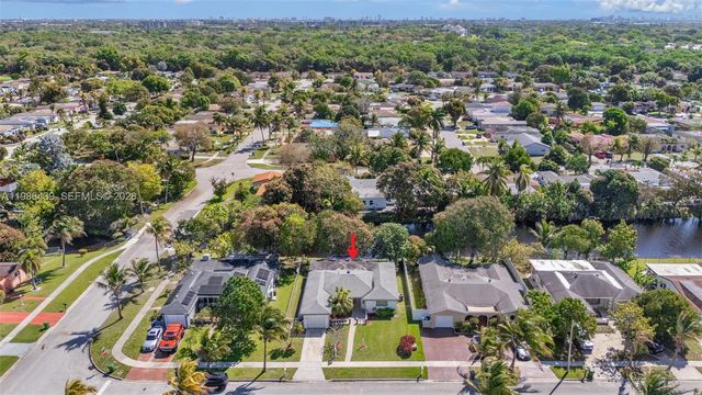 815 SW 50th Ter, Margate, FL 33068