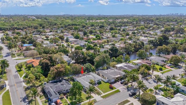 815 SW 50th Ter, Margate, FL 33068