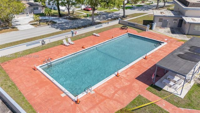 815 SW 50th Ter, Margate, FL 33068