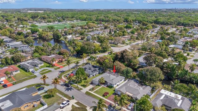 815 SW 50th Ter, Margate, FL 33068