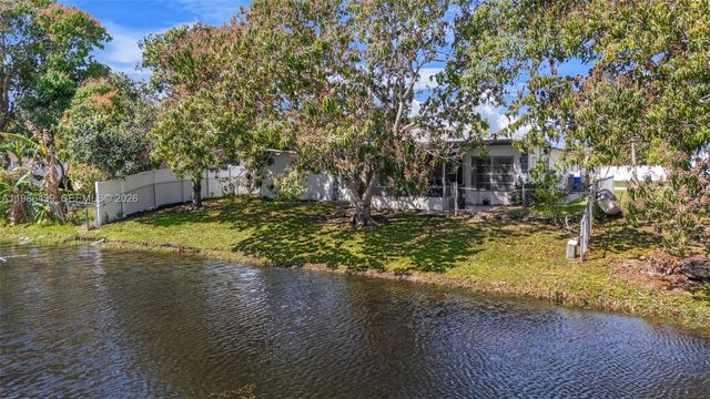 815 SW 50th Ter, Margate, FL 33068