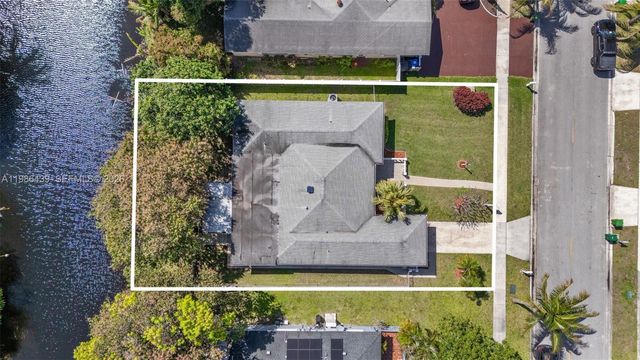 815 SW 50th Ter, Margate, FL 33068