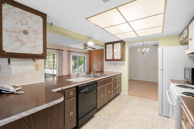 815 SW 50th Ter, Margate, FL 33068